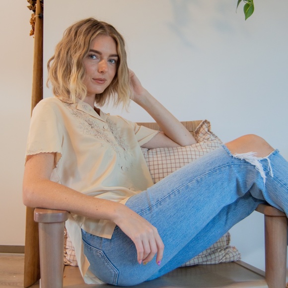 Vintage Tops - 1950s Vintage Hand Embroidered Short Sleeve Blouse